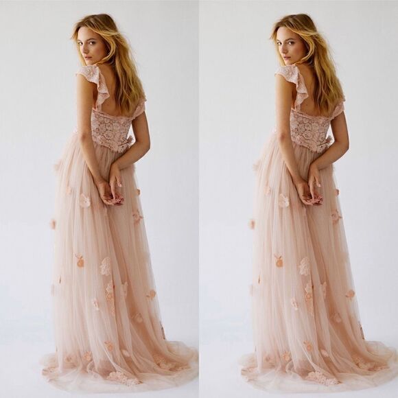 LoveShackFancy x Free People
Irene Gown/ size 6 - Picture 8 of 14